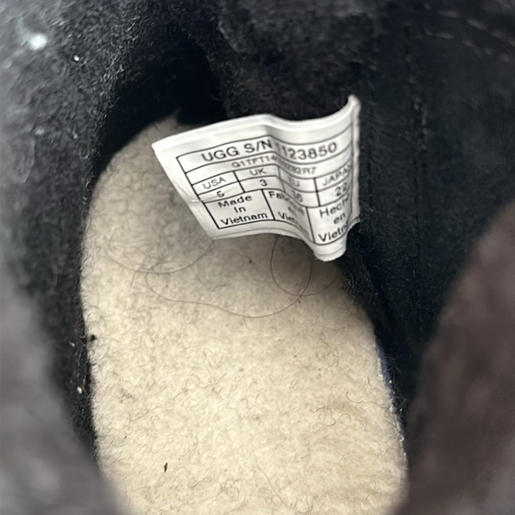 UGG Treadlite Booties Women’s ,Black,Side zipper,Size 5 - Picture 2 of 8